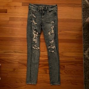 Skinny jeans with ripped in good condition